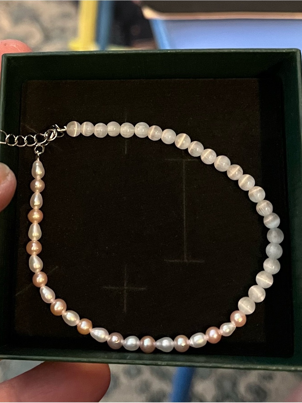 Freshwater Pearl Choker bracelet - White & Light Pink